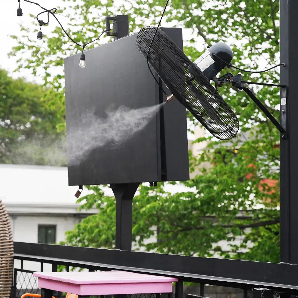 Misting-fan-with-outdoor-rated-fans